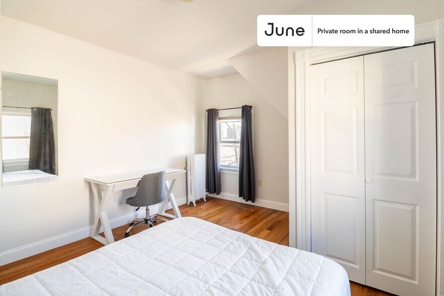Building Photo - Room in Shared 7 bed/2 bath home