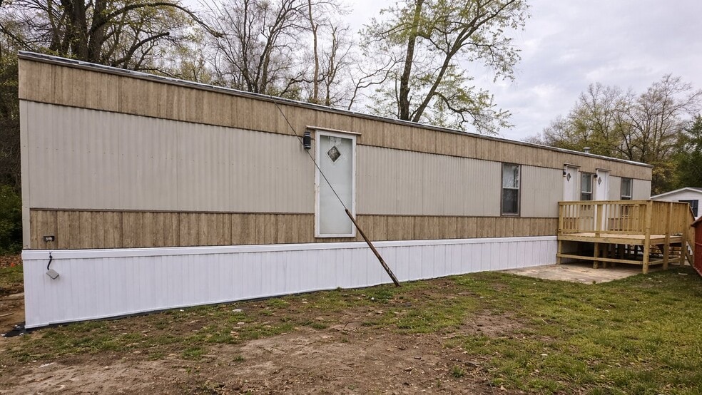 Building Photo - 25 Deerwood Park