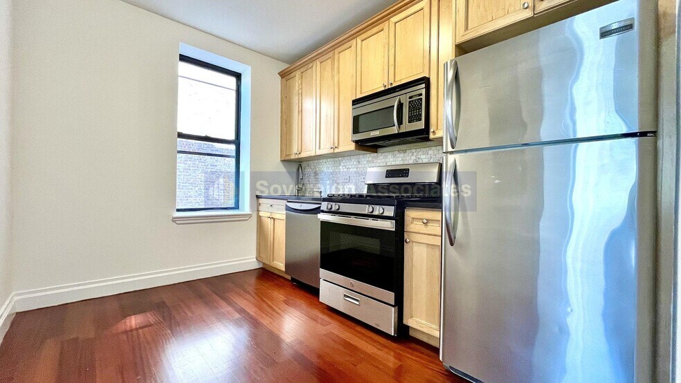 Building Photo - 609 W 137th St