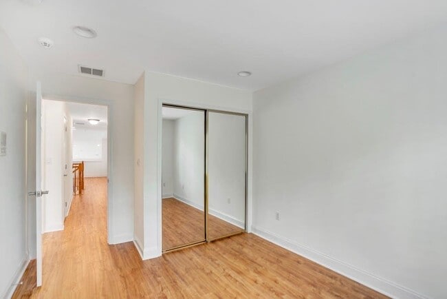 Building Photo - 100 Abbie Ct