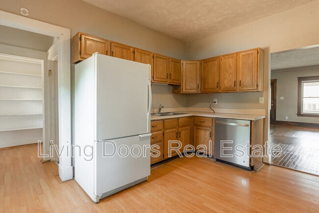 Building Photo - 1529 N 24th St