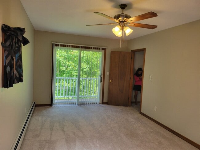 Building Photo - 37 Golden Hills Rd