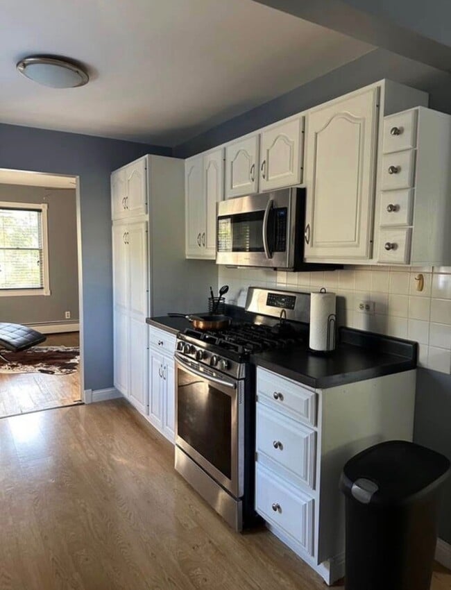 Building Photo - 1940 E Cedarwood Cir