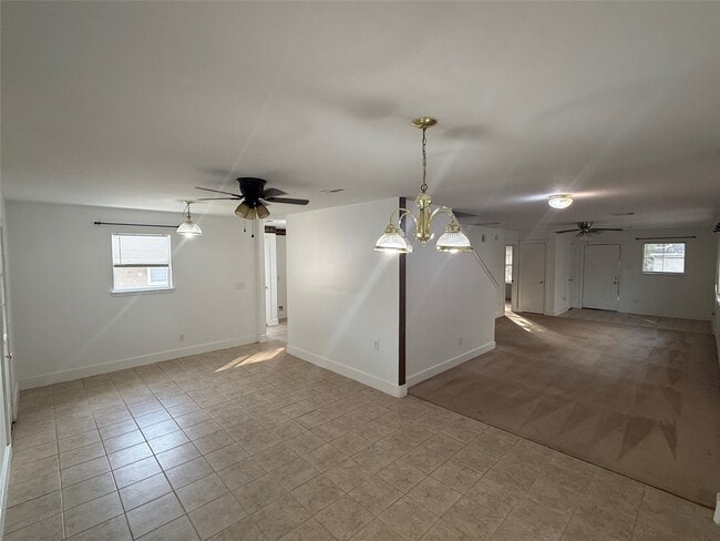 Building Photo - 809 Dragonfly Dr