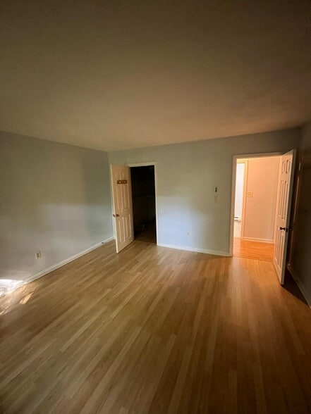 Building Photo - 200 Manville Hill Rd