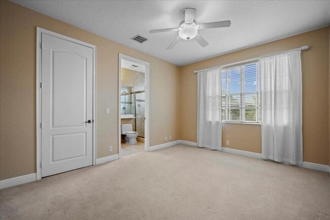 Building Photo - 4902 Vine Cliff Way E