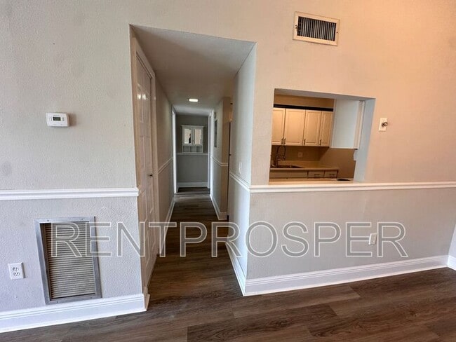 Building Photo - 3242 S Semoran Blvd