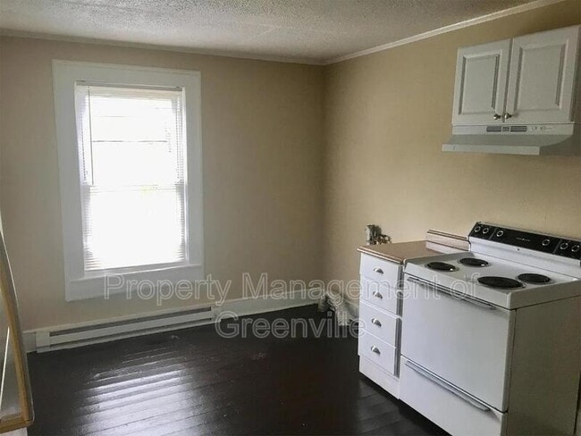 Building Photo - 420 West Ave