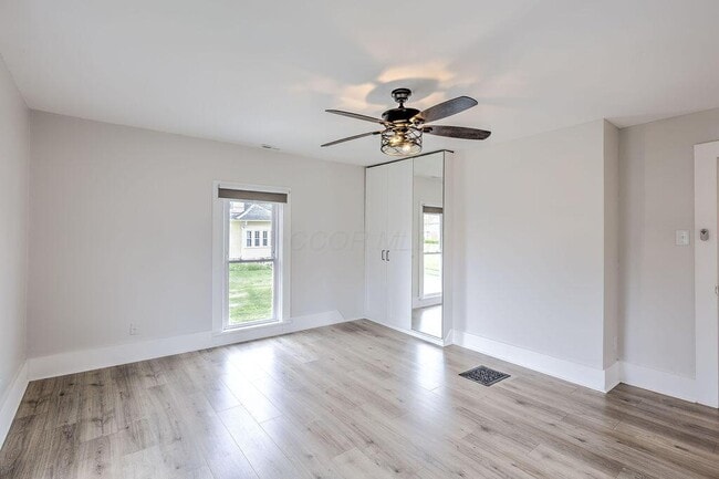 Building Photo - 291 S Main St