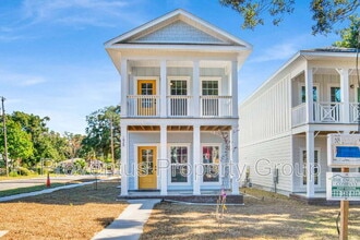 Building Photo - 1020 N D St