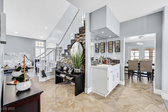 Building Photo - 8380 Campana Dr