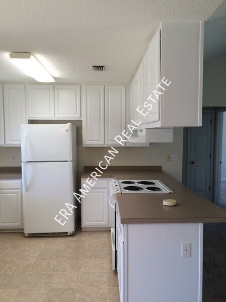 Building Photo - 7474 Manatee St