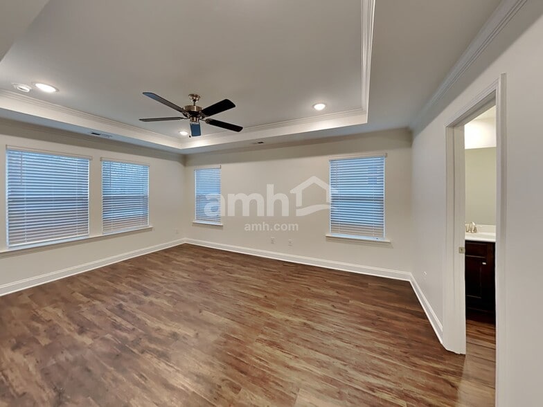 Building Photo - 15712 Thomas Rd