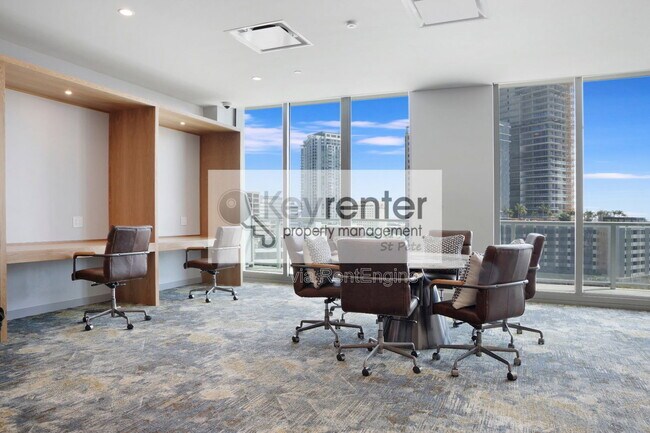 Building Photo - 400 Central Ave