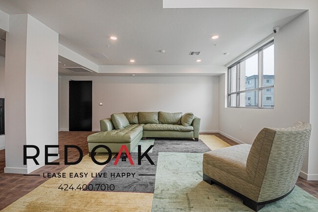 Building Photo - 856 S Gramercy Dr