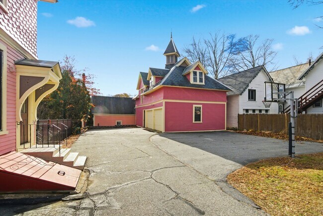 Building Photo - 68-70 Russell Street, Unit 70,Manchester, NH 03104