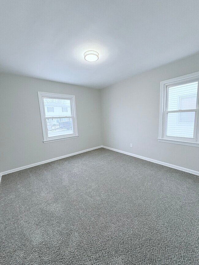 Building Photo - Newly Renovated 3BR 2BA Home w/ Garage + Washer/Dryer in the heart of Wickliffe, OH.