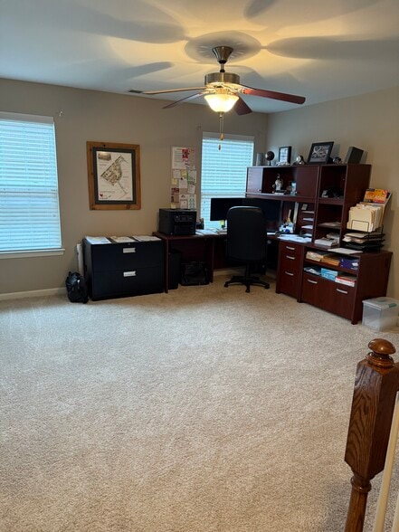 Building Photo - 8311 Viewpoint Ln