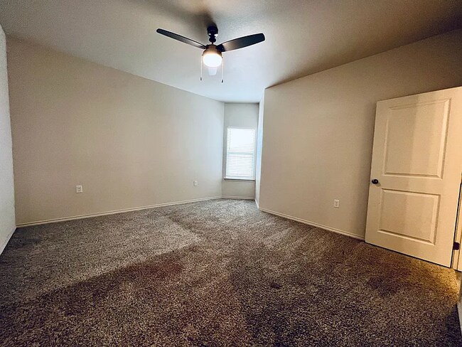 Building Photo - 5518 Kemper St