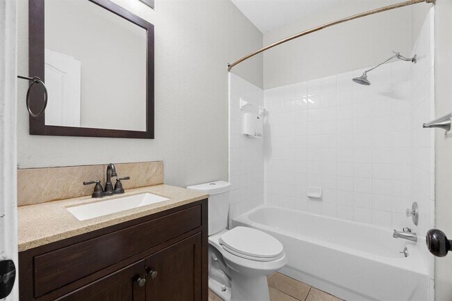 Building Photo - 119 Aguilar Dr