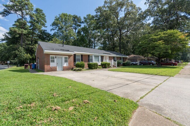 Building Photo - MOVE IN READY 4 Bedroom in Western Branch!