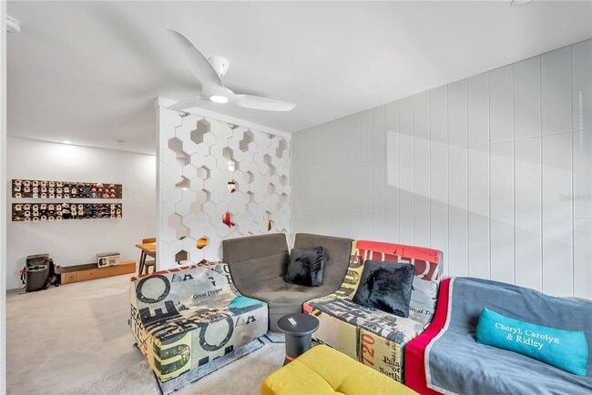 Building Photo - 224 6th Ave N