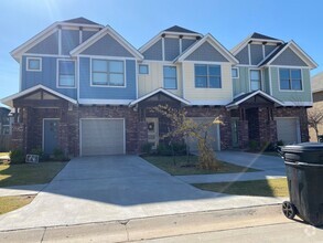 Building Photo - Modern Townhome 3 bedroom