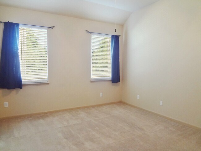 Building Photo - 24510 Avellino Ct