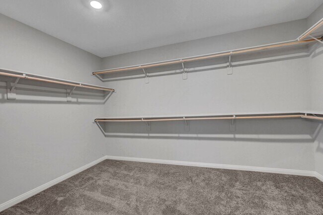 Building Photo - Gated community Located within the Valley Vista Master Plan. 4 Bed 3 Bath features and Open and i...