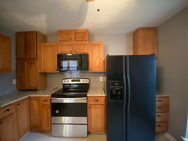 Building Photo - 1607 Salisbury Pl