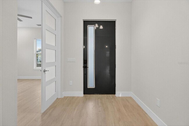 Building Photo - 207 Athens St