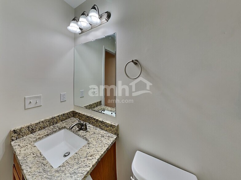 Building Photo - 5605 Stevens Dr