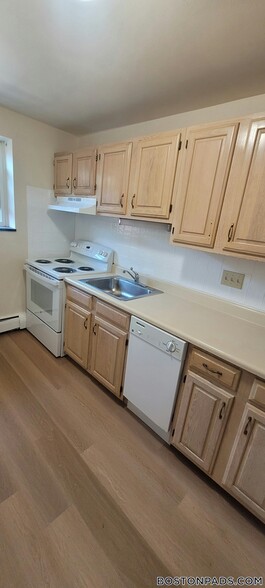 Primary Photo - 1 Brattle Dr