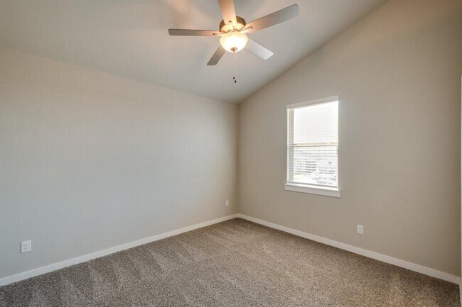Building Photo - 714 Fallow Dr