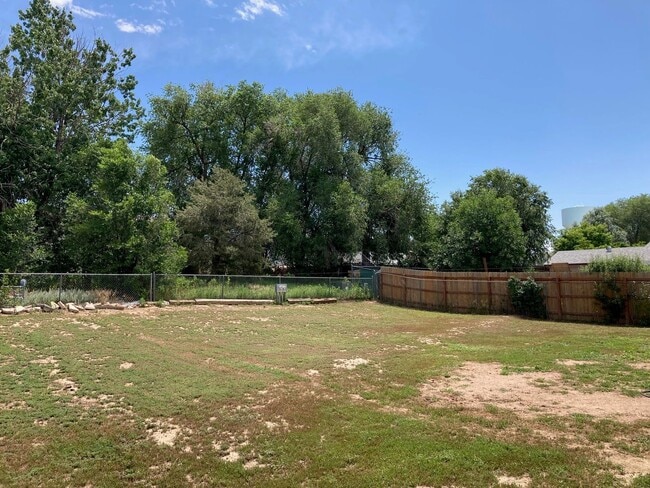 Building Photo - Newly Remodeled 4 Bedroom with AC!