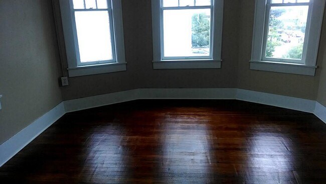 Building Photo - 1712 Market St