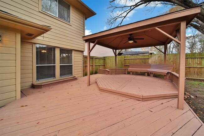 Building Photo - 1427 Redwood Village Cir