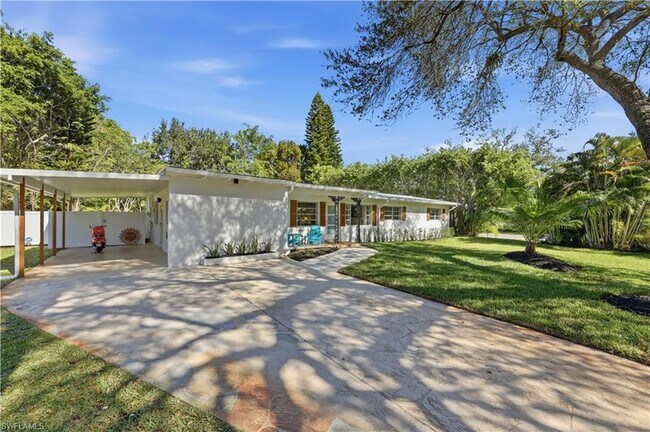 Building Photo - 1147 Shady Rest Ln