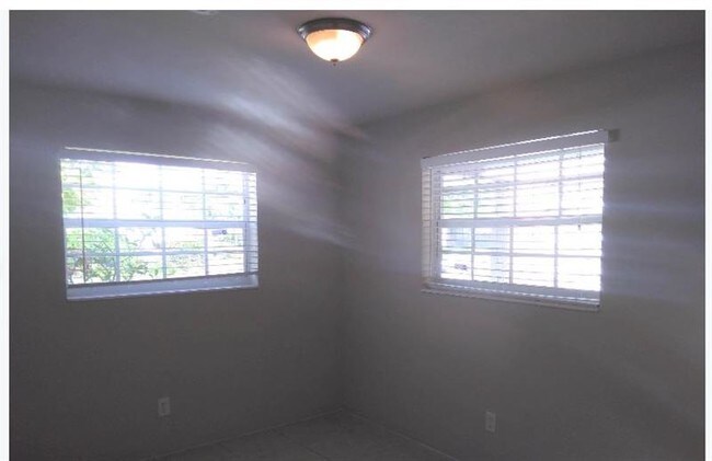 Building Photo - 2220 NW 44th Ave