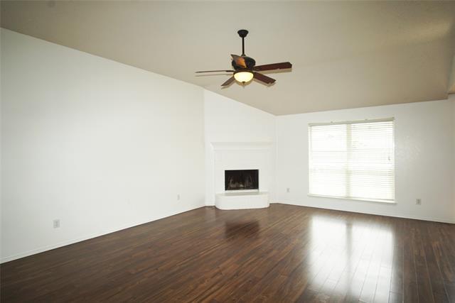 Building Photo - 506 White Swan Dr
