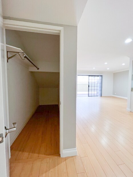 Building Photo - 5452 Alvern Cir