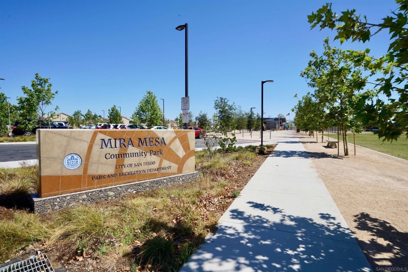 Building Photo - 10940 Summerdale Way