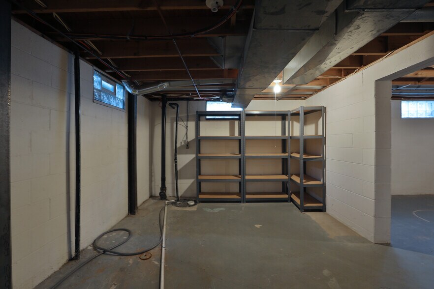 Building Photo - 7002 Wethersfield Pl