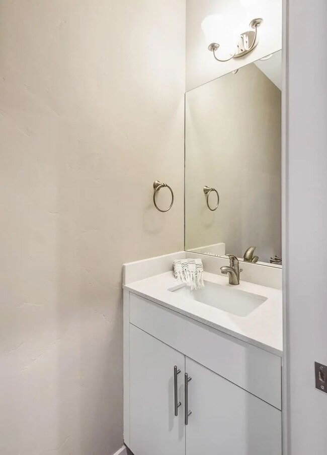 Building Photo - Beautiful Home in Highly Desired NW Redmond Neighborhood