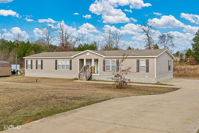 Building Photo - Beautiful 4 Bed 2 Bath!