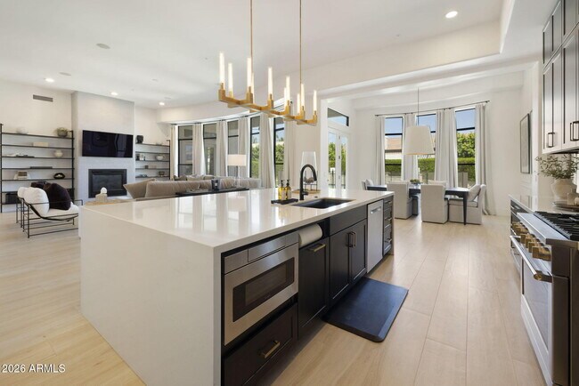 Building Photo - 8902 E Ann Way