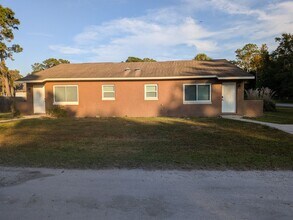 Building Photo - Updated 2/2 Duplex in Crystal River