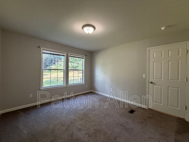Building Photo - 18 Meadowview Terrace