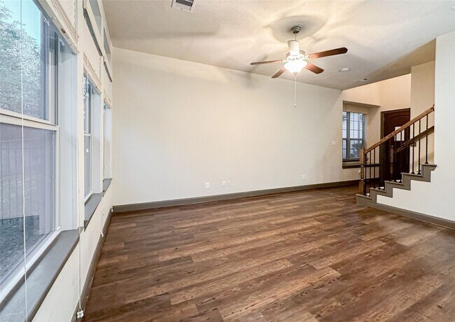 Building Photo - 95 Aventura Pl