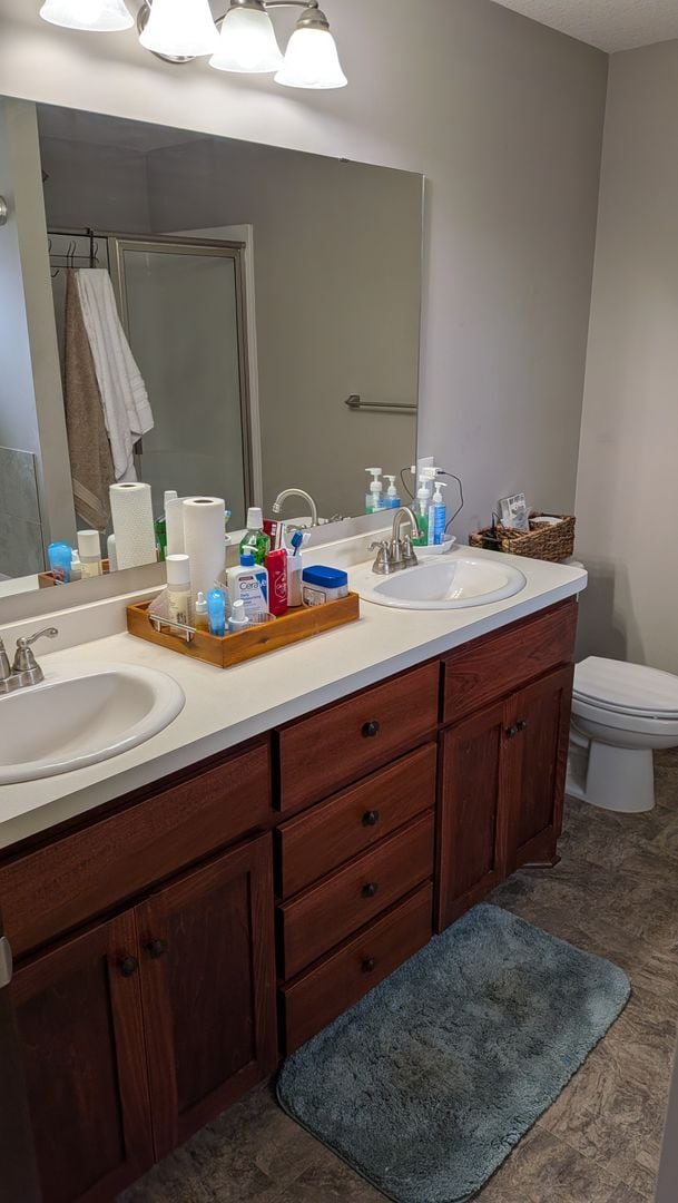 Building Photo - Amazing 5 bedroom home in Blaine!